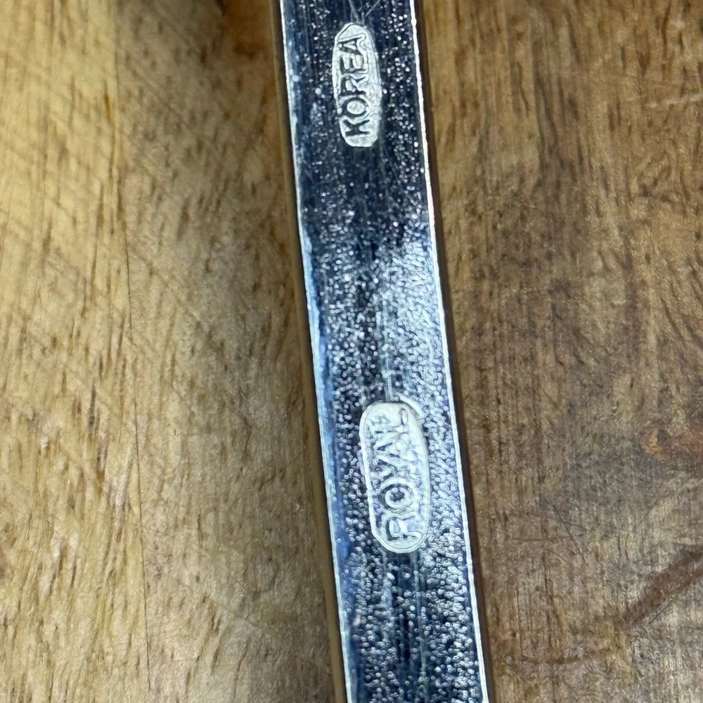 VTG Royal Brand Slotted Turner‎ with Black Handle